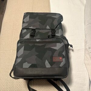 Hex dslr backpack